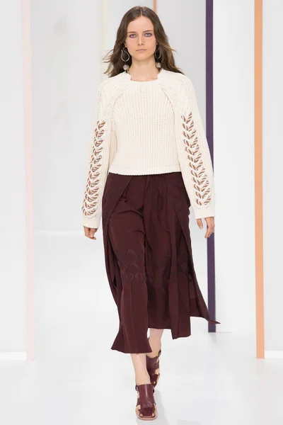 Look 15